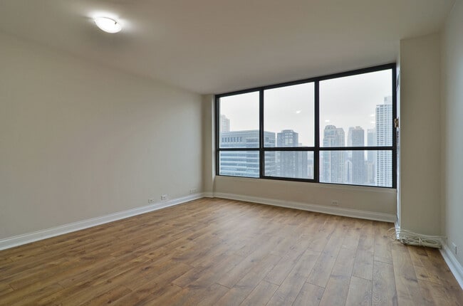 Building Photo - 405 N Wabash Ave