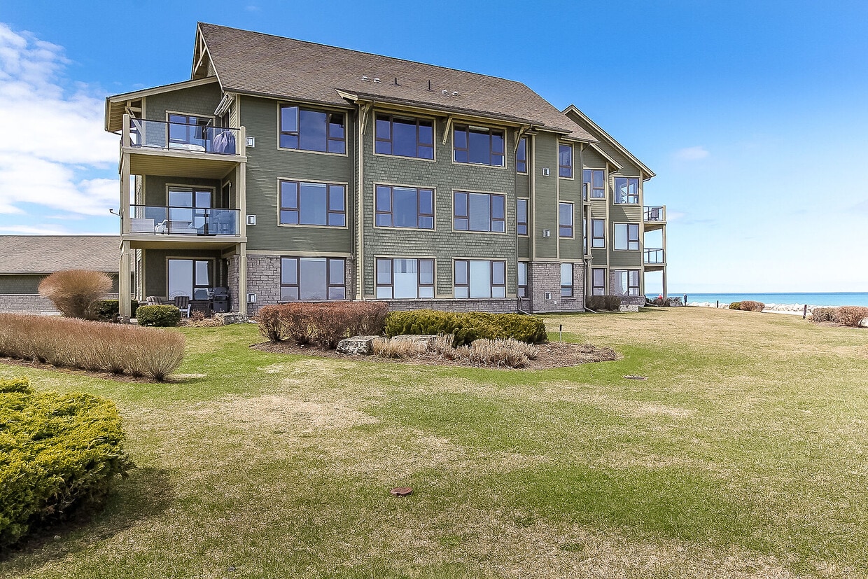 Primary Photo - 550 Mariners Way