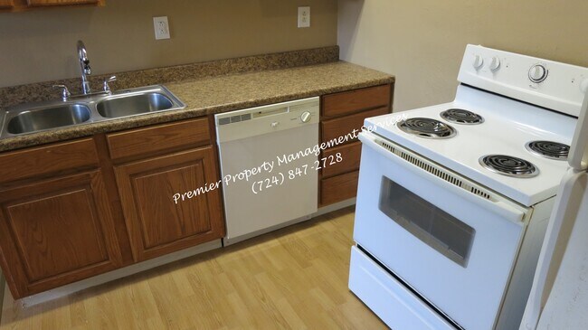 Foto del edificio - 527 Midland Ave