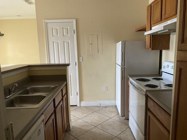 Building Photo - 5525 Pga Blvd