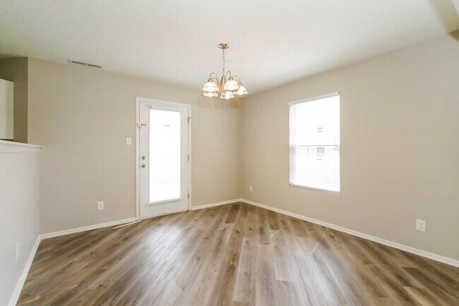 Foto del edificio - 1413 Broyles Dr