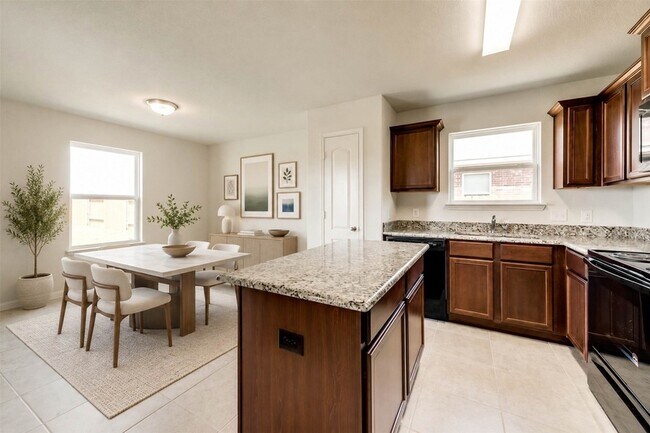 Building Photo - 1602 Kim Loan Dr