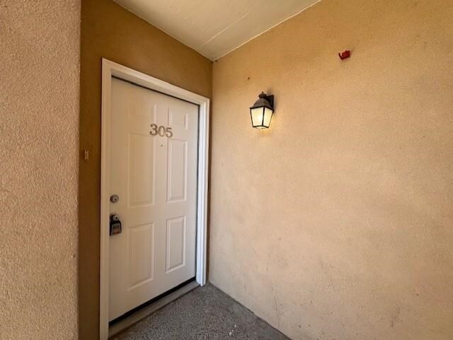 Building Photo - 2720 Camelot Dr