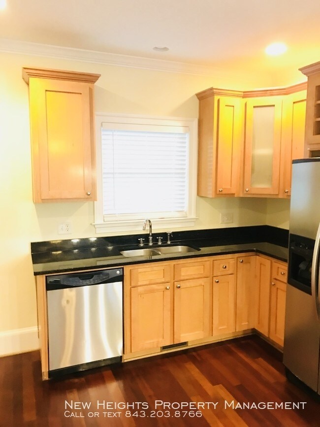 Building Photo - 8 Ipswich Court B