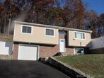 Foto principal - 121 High Ridge Rd