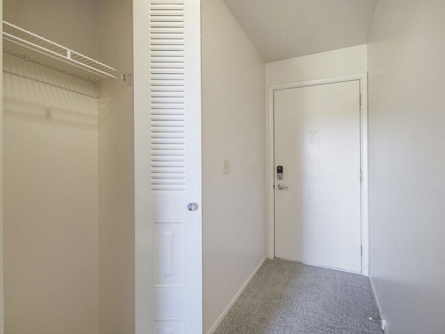 Building Photo - Gull Prairie/Gull Run Apartments and Townhomes