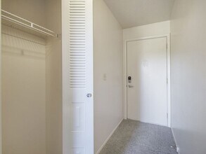 Building Photo - Gull Prairie/Gull Run Apartments and Townhomes