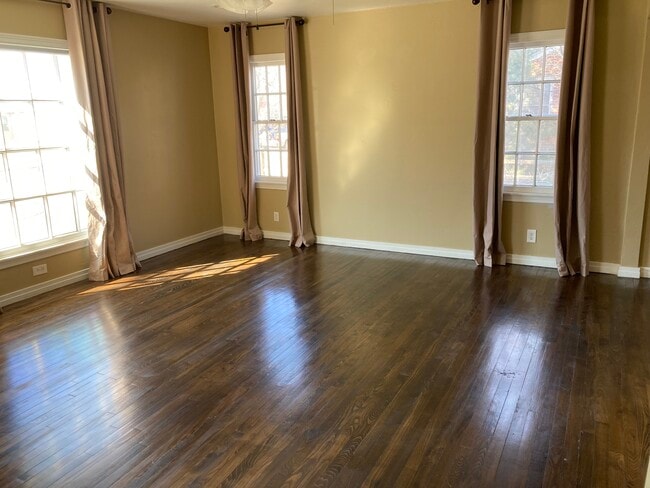 Building Photo - 1111 S Rosemont St