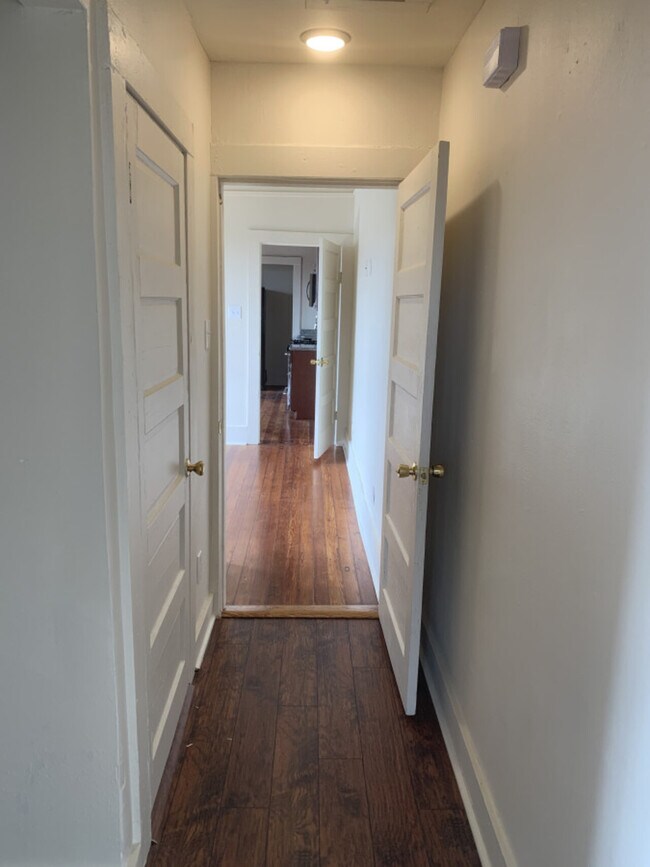 Building Photo - 2811 Monticello Ave