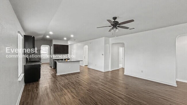 Foto del edificio - 6403 Kingsley Edge