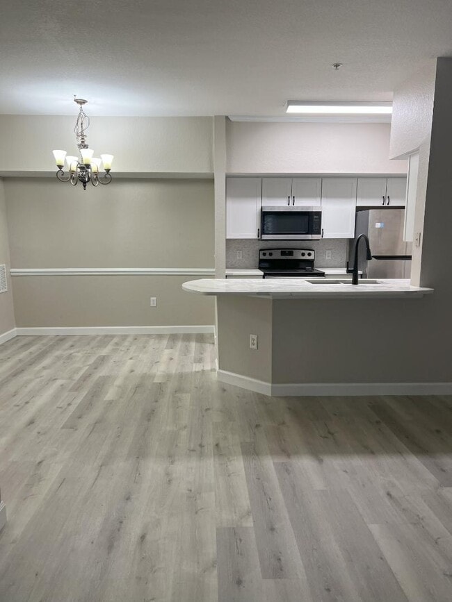 Building Photo - 4156 Central Sarasota Pkwy