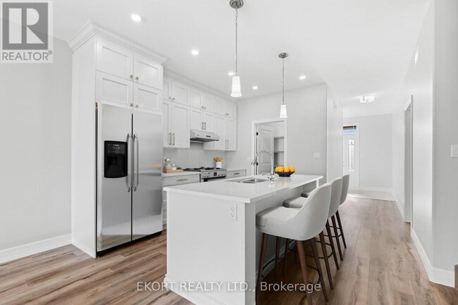 Building Photo - 156 Appledene Dr