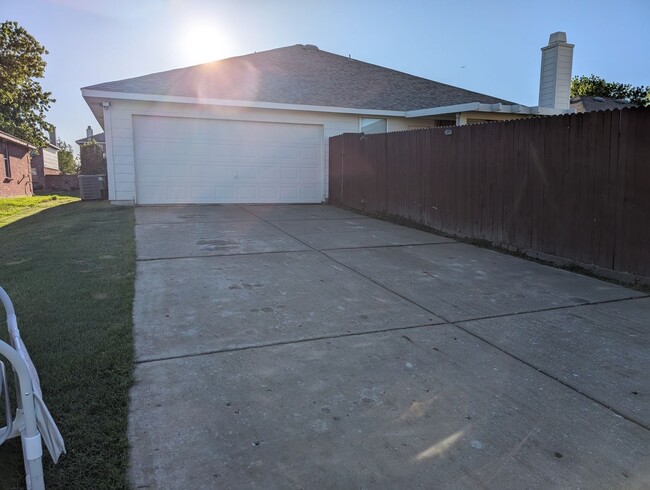 Building Photo - Spacious 4BR House in Wylie-10x10x10Storag...