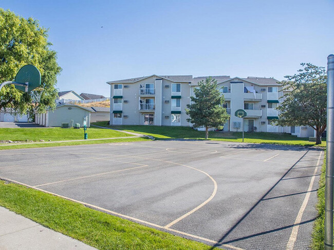 Building Photo - Eagle Pointe