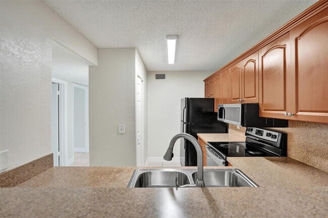 Foto del edificio - 10773 Cleary Blvd