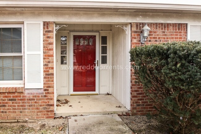 Building Photo - 8733 Deer Run Dr