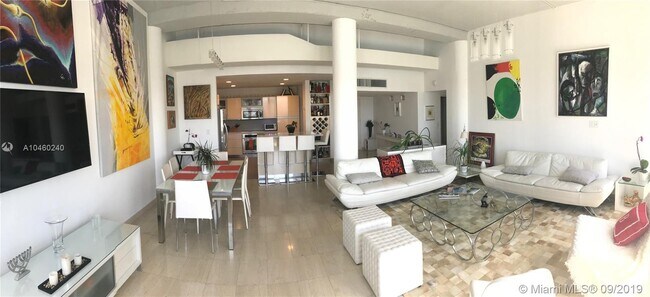 Foto del edificio - 900 Bay Dr