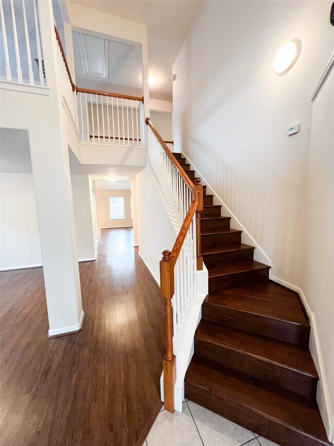 Foto del edificio - 5018 Juniper Walk Ln