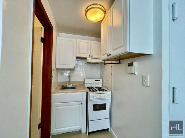 Building Photo - EAST 61 STREET