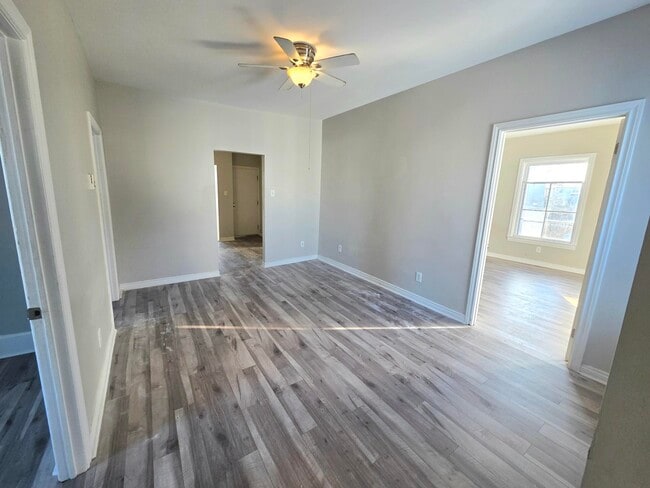 Building Photo - 10 Cedar St