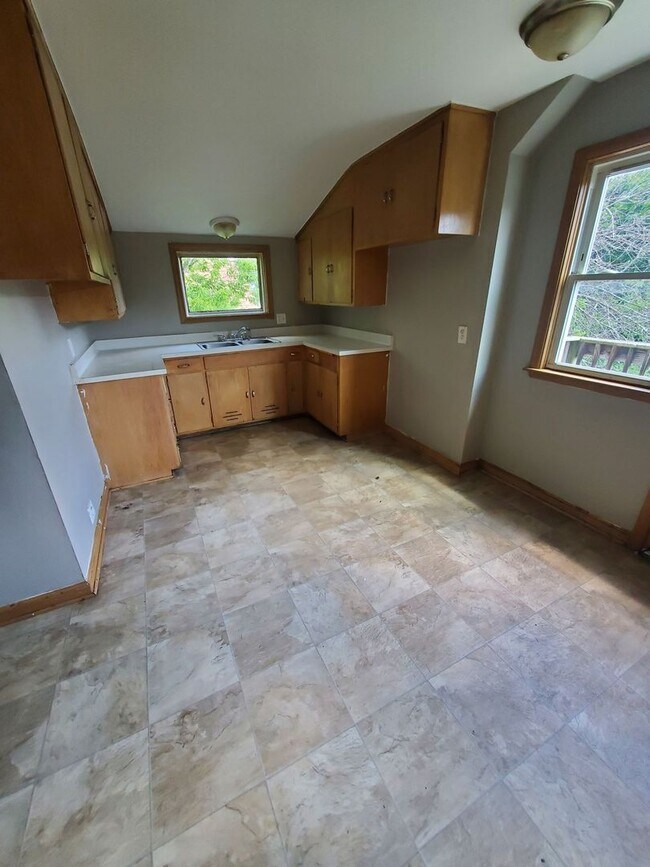 Building Photo - 4568 N 38th St