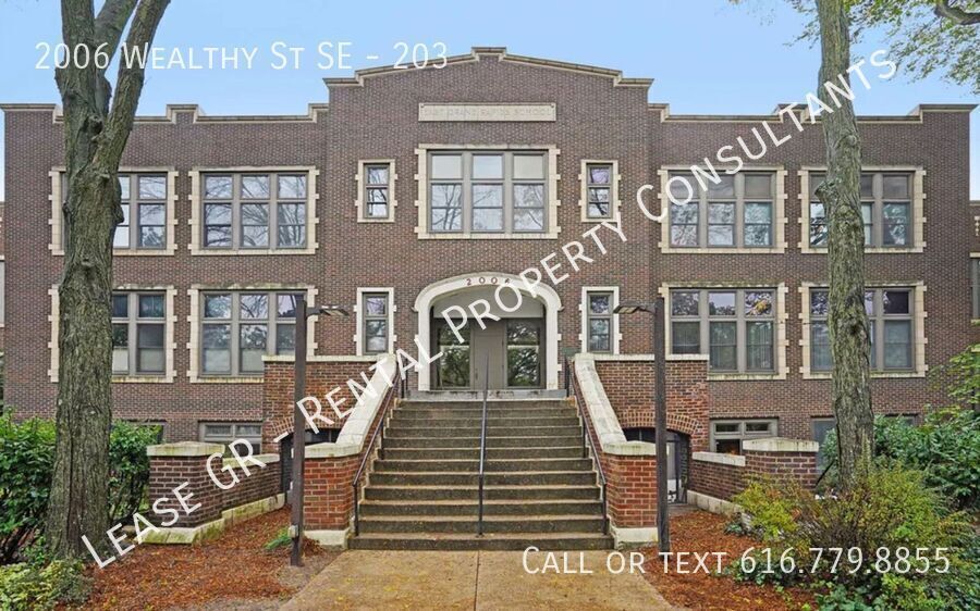 Primary Photo - Historic Schoolhouse One Bedroom Condo in ...