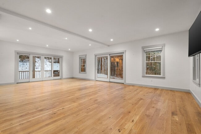 Building Photo - Keystone