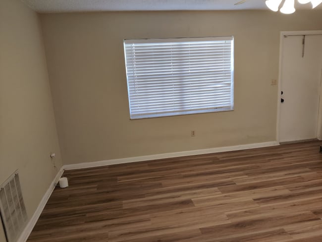 Foto del edificio - 5461 Placid Lakes Blvd