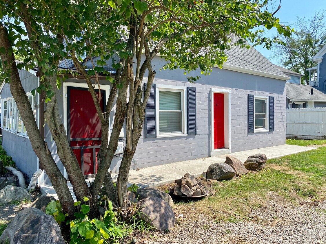 Unit D - 32 E Waterloo St