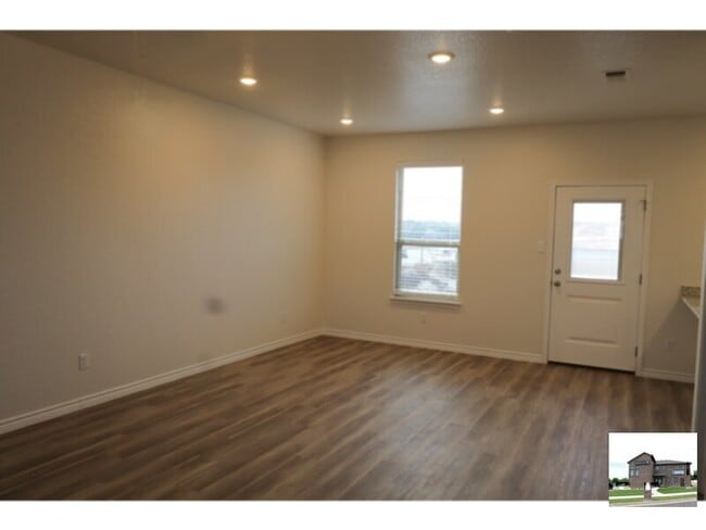 Building Photo - 107 Levi Ct