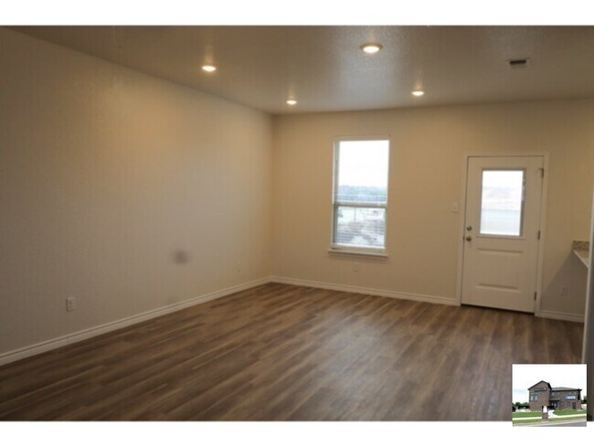 Foto del edificio - 107 Levi Ct