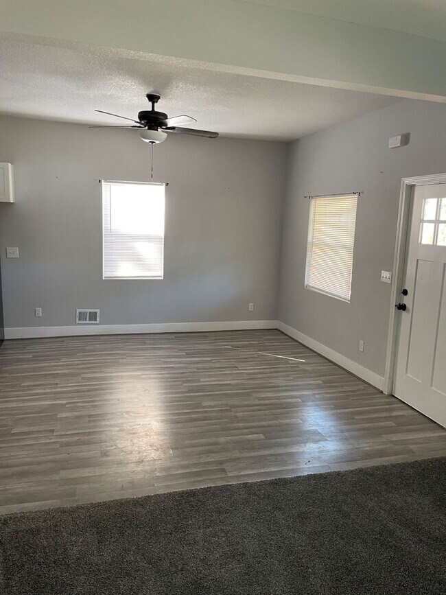 Foto del edificio - RANCH STYLE HOME!!!