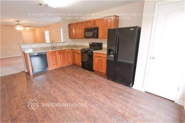 Foto del edificio - 8146 Chancewood Ln