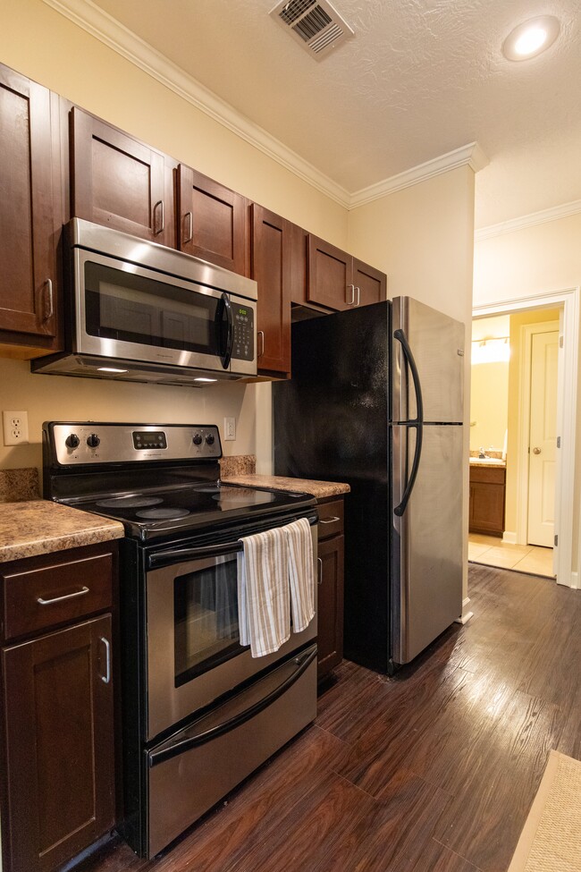 Black and Stainless Appliances - Ballantyne Commons of Augusta