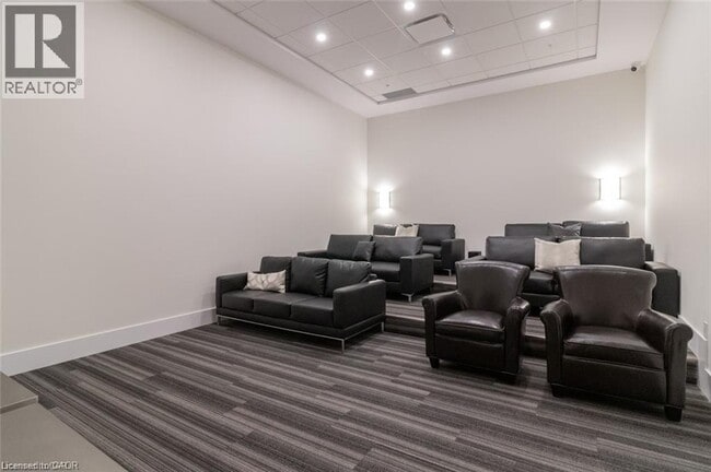 Building Photo - 100 Garment St