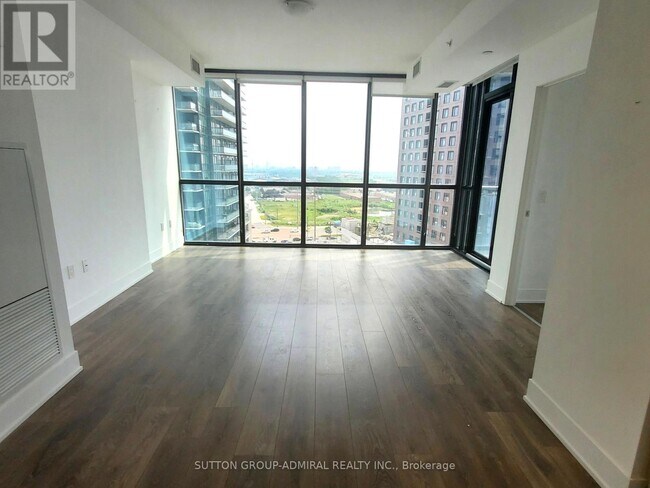 Photo du bâtiment - 2916 Hwy 7