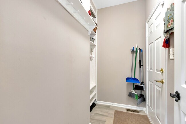 Foto del edificio - 15346 Bowmans Folly Dr