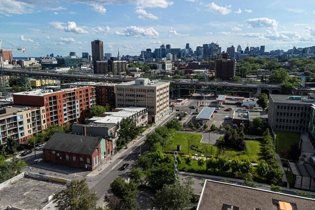 Building Photo - The Opal