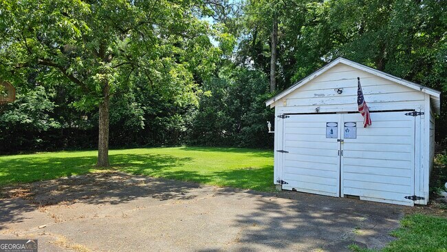 Building Photo - 509 Riley Ave