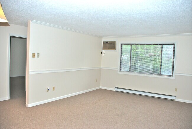 Building Photo - 32 Alvarado Ave