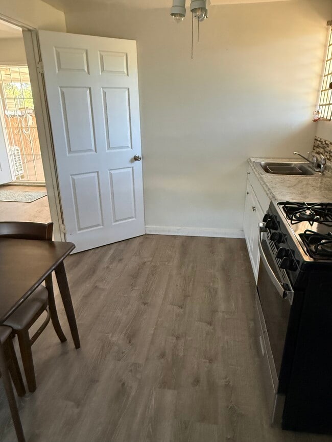 Foto del edificio - 25675 Malaga Rd