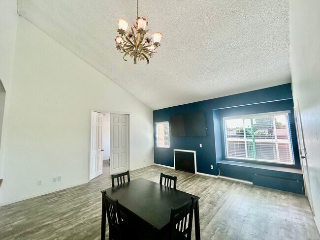 Foto del edificio - Excellent 3-Bedroom Condo! *$500 Off First Month's Rent Move In Special!*