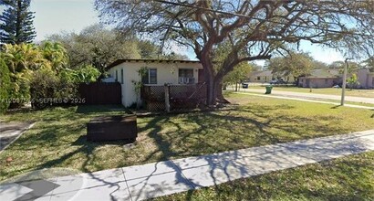 Building Photo - 6151 SW 35th St
