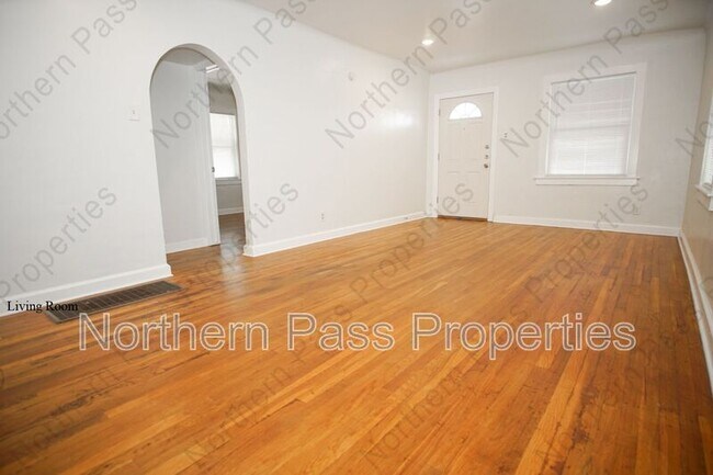 Foto del edificio - 4416 La Luz Ave