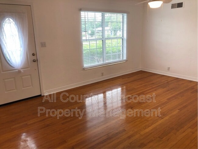 Building Photo - 5642 9th Ave N