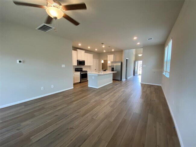 Foto del edificio - 7015 Silverleaf Oak St