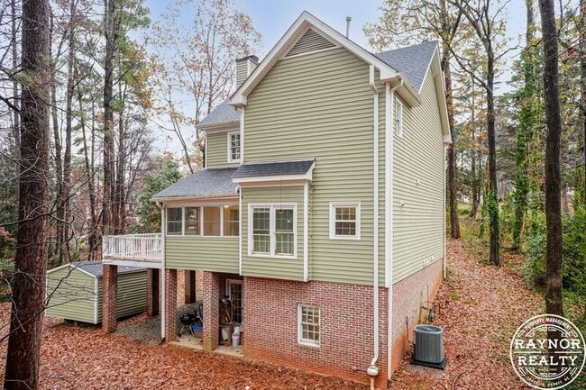 Building Photo - 810 Tacy Pl