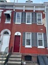 Building Photo - 136 S 12th St