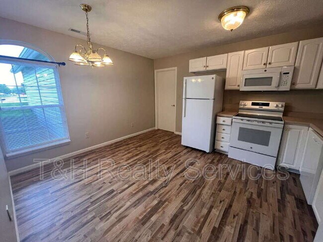 Foto del edificio - 4448 Victory Cir