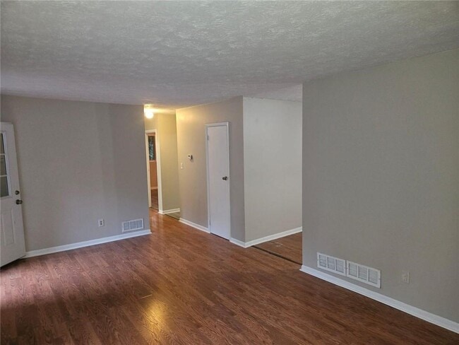 Building Photo - 10259 Foxfire Terrace